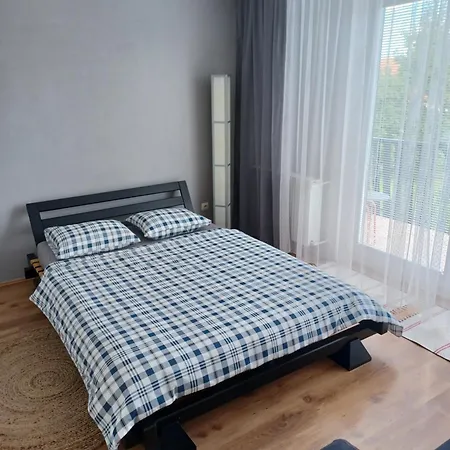Apartman Radenice דירה *